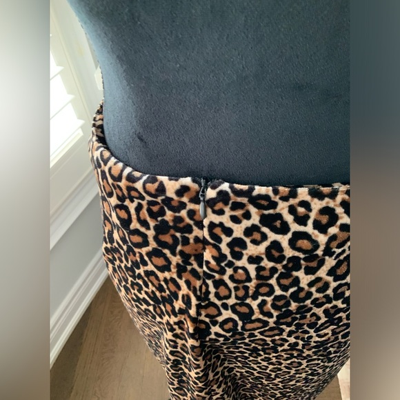 FORMULA JOVEN Leopard Cross Over Fabric Plush Skirt Women’s Size 28” - Picture 12 of 16